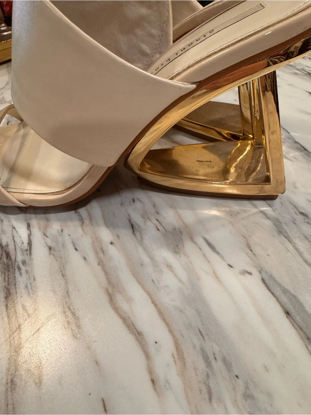 Gianni Bini Paityn Leather Architectural Detail Wedge Heels Size 10 - Picture 5 of 5